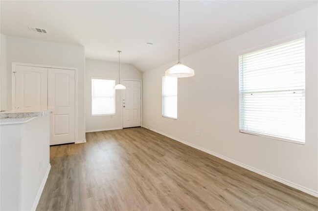 Building Photo - 25242 Sanitas Valley Dr