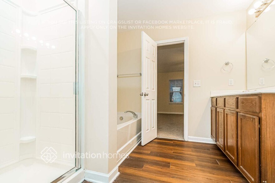 Building Photo - 120 Woodcreek Ln