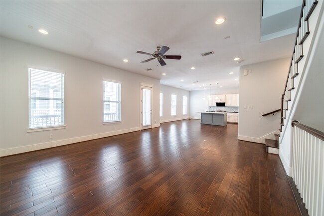 Building Photo - 1427 W 23rd St
