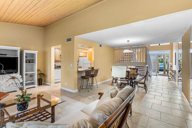 Building Photo - 229 Old Meadow Way