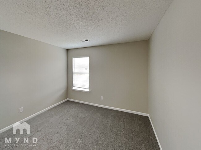 Building Photo - 11550 Stewarts Crossing Dr