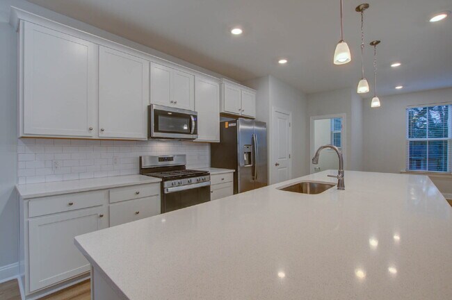 Building Photo - 1237 Tice Ln