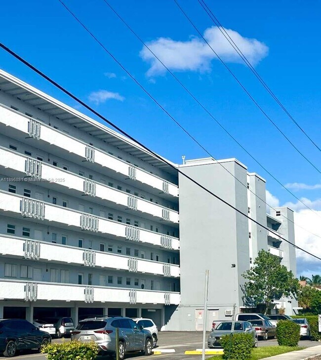 Building Photo - 1425 Atlantic Shores Blvd