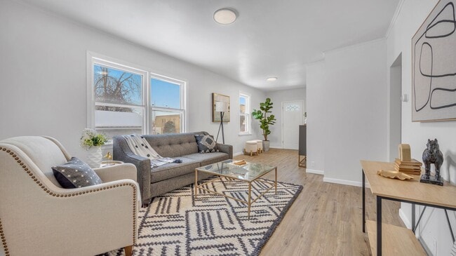 Building Photo - 3 Bed 1 Bath Single Family Home