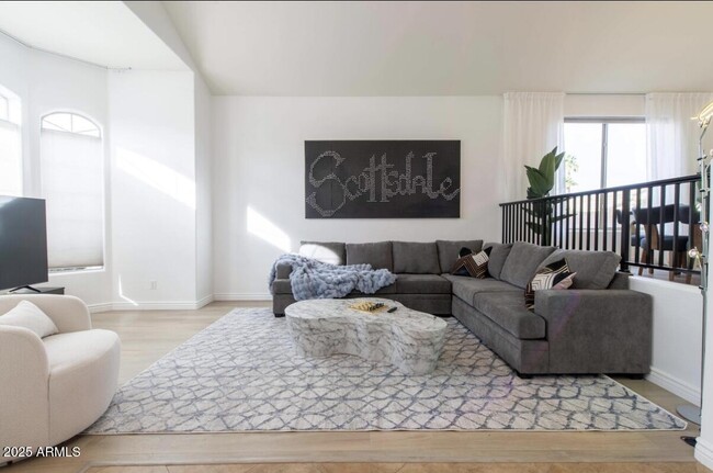 Building Photo - 5536 E Campo Bello Dr