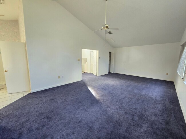 Building Photo - Rarely Available 3 bed/ 2 bath in Hidden River in Myakka