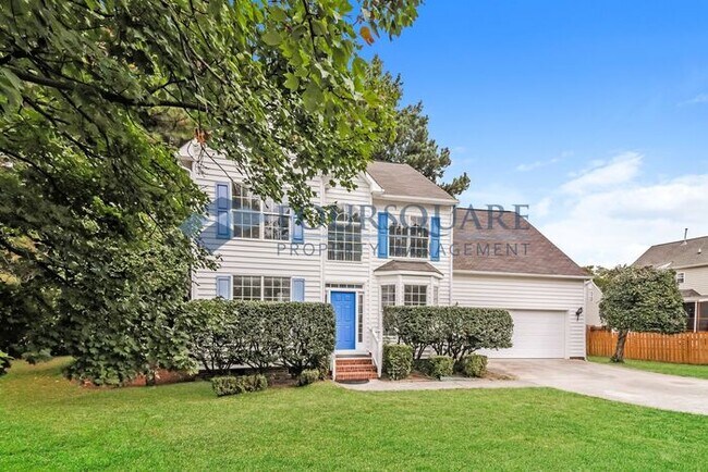 Building Photo - Spacious 4-Bed Home with Double-Height Cei...