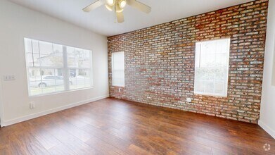 Building Photo - 3 Bedroom 2.5 Bath Home Available for Long...