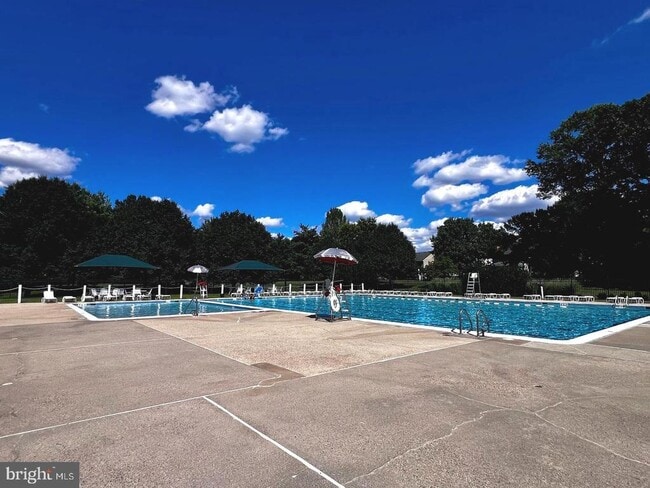 Building Photo - 33 Devon Ct