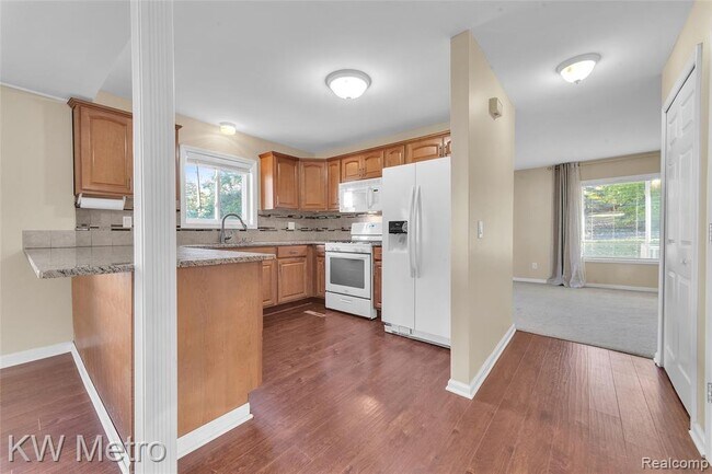 Building Photo - 2416 Shawood Dr