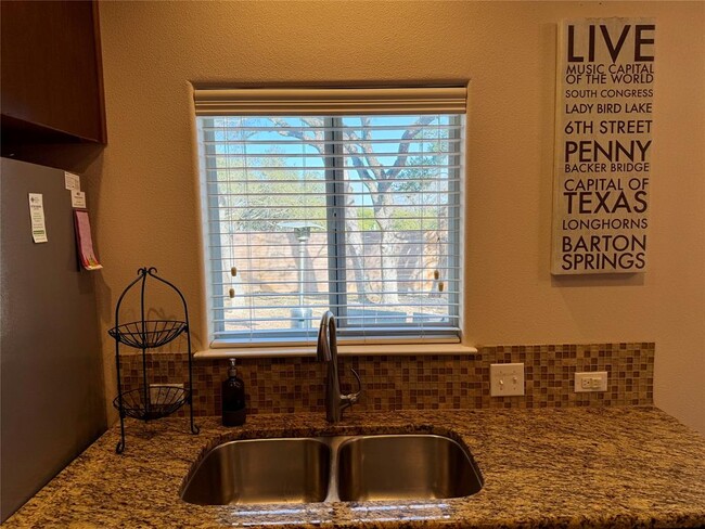 Building Photo - 5503 Hiline Rd