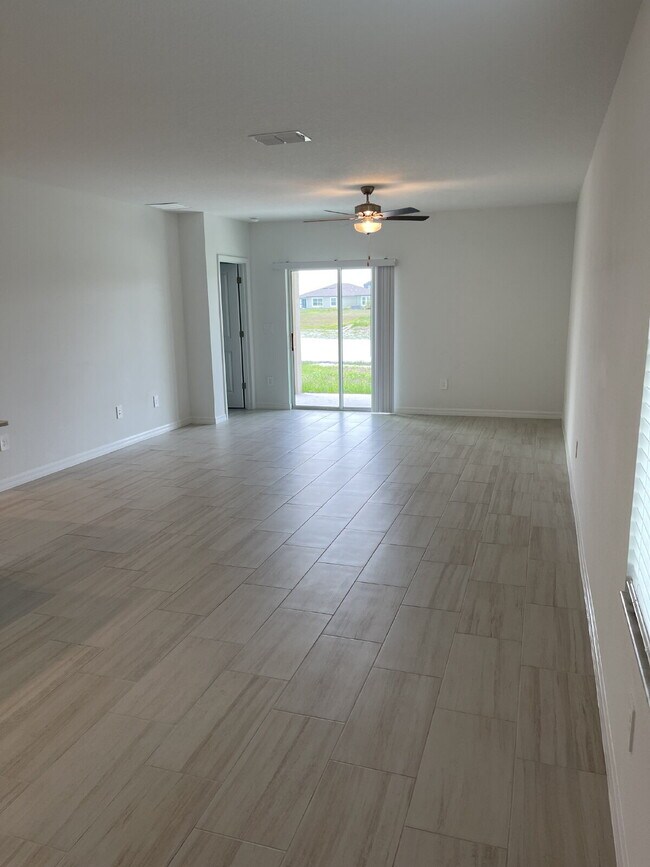 Building Photo - 11592 Radiant Shr Lp