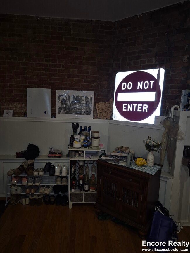 Building Photo - 153 Salem St