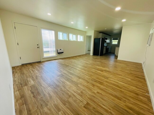 Building Photo - 5622 Monterey Rd