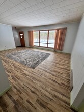 Building Photo - 8770 Brunswick Rd