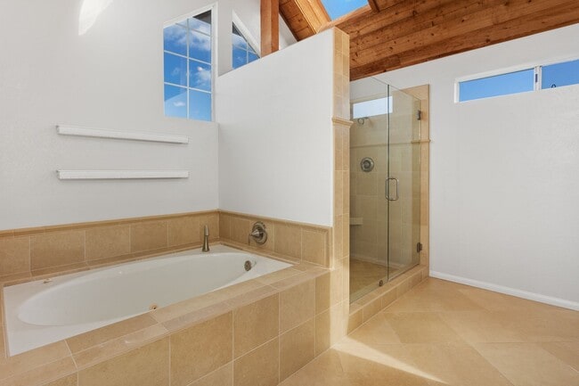 Building Photo - Stunning Carlsbad Executive Home with Ocean Views