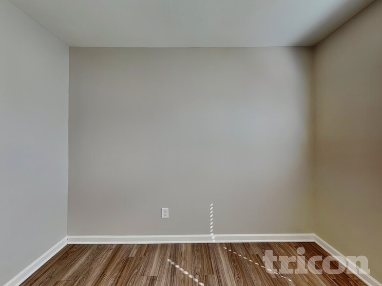 Building Photo - 1704 Sawtooth Ct