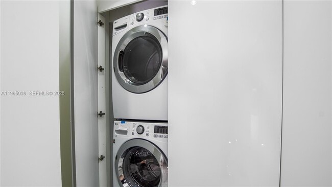 Building Photo - 1920 S Ocean Dr