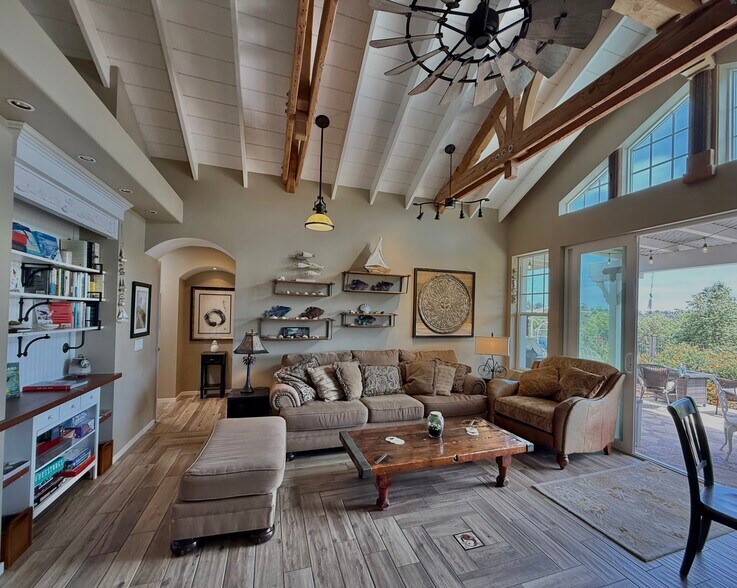 Vaulted Ceiling, Full Windows with View - 1507 San Jose St