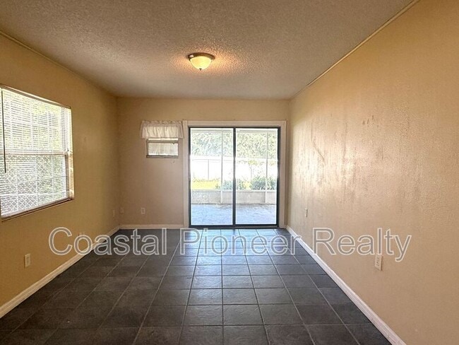 Building Photo - 6063 Shingler Ave