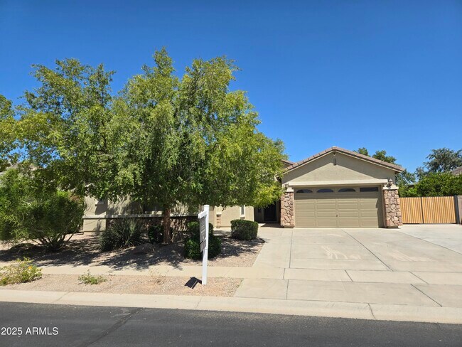 Primary Photo - 8414 W Northview Ave
