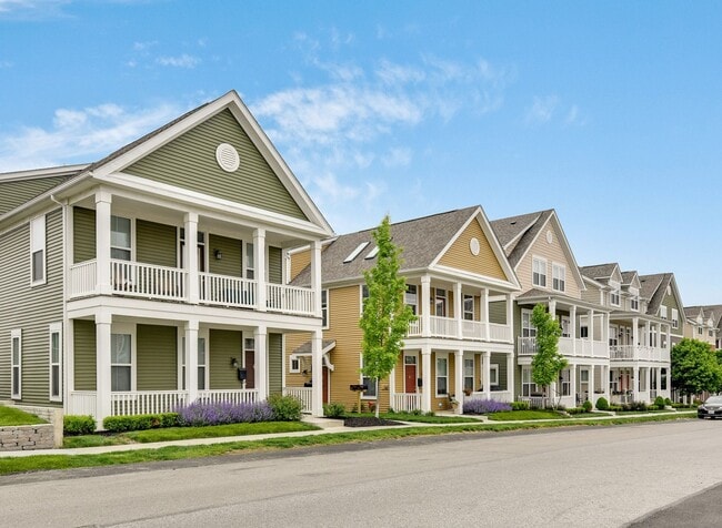 Primary Photo - Grandview Village Apartments