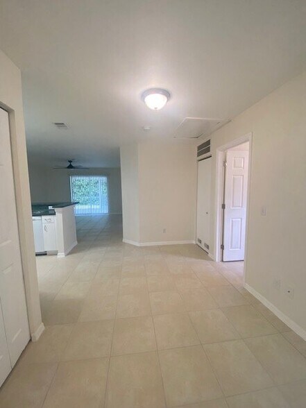 Building Photo - 1169 Lake McGregor Dr