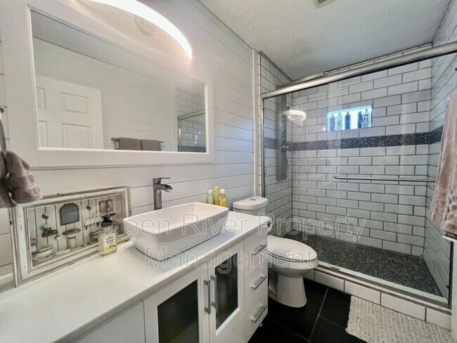 Building Photo - 3352 Shelley Dr
