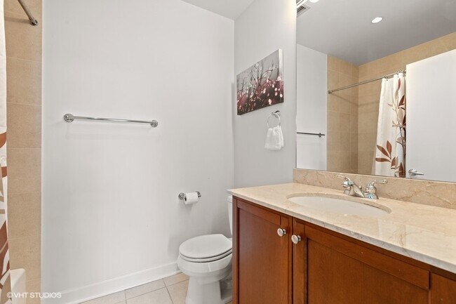 Building Photo - 1201 S Prairie Ave
