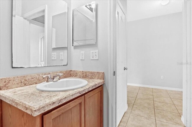 Building Photo - 1527 Angler Avenue