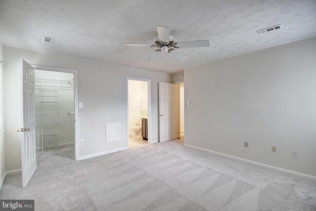Building Photo - 2145 Wainwright Ct