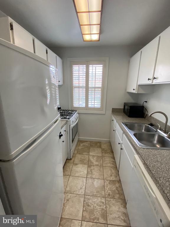 Building Photo - 4378 N Pershing Dr