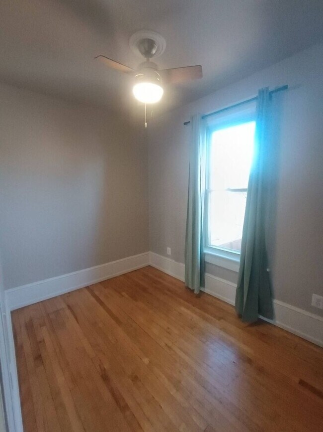 Building Photo - 2035-2037 N Buffum St