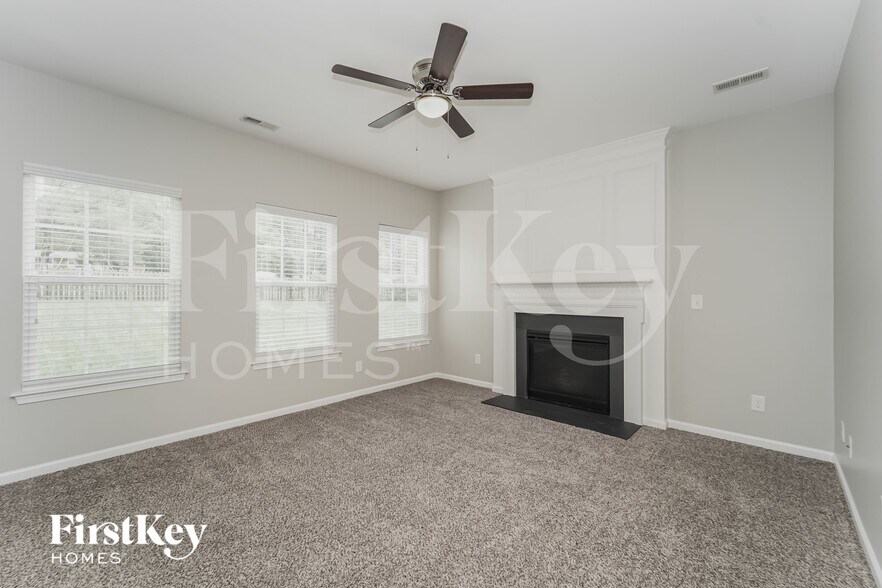 Building Photo - 16618 Grassy Creek Dr