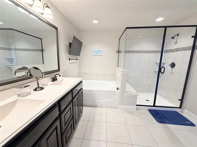 Building Photo - 305 Tottenham Ct