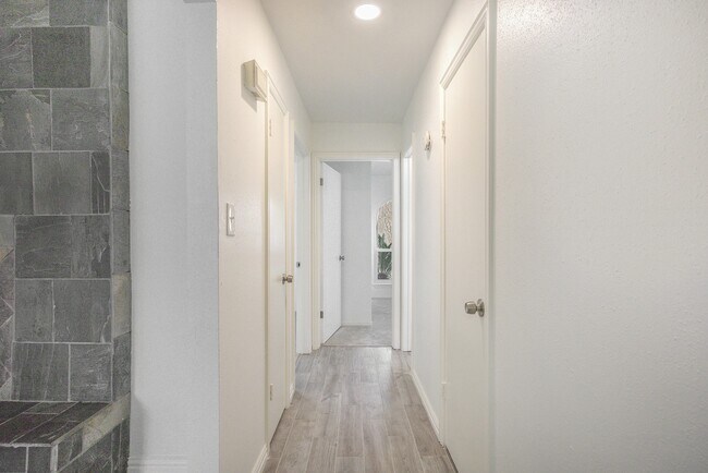 Building Photo - 22515 Colonialgate Dr