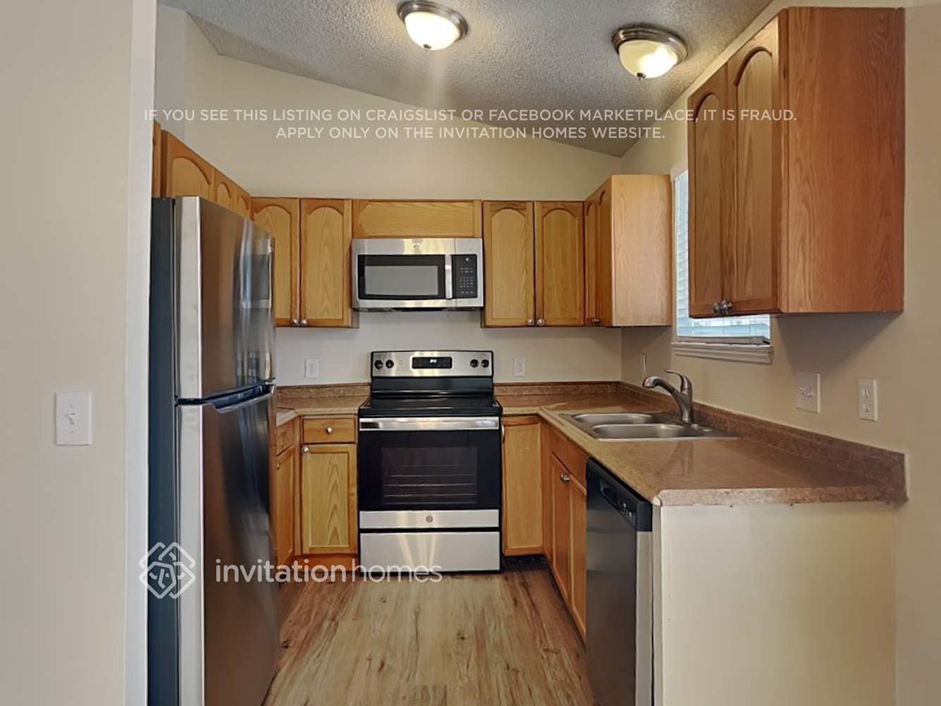 Building Photo - 9883 Cook St