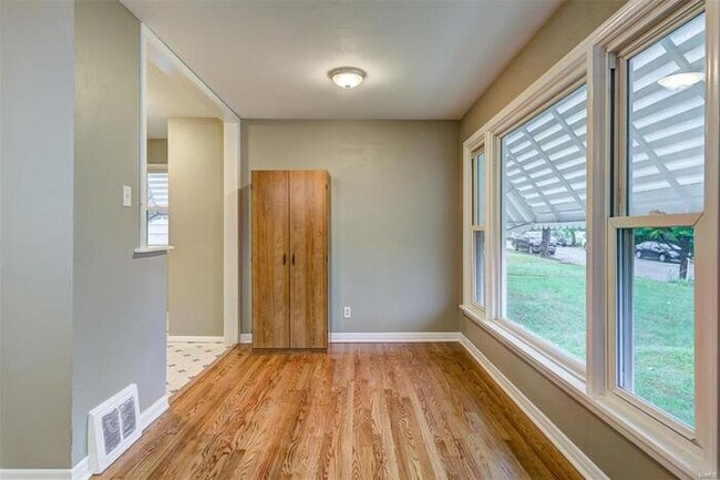Building Photo - Fantastic 2bd/1ba home! Coming soon!