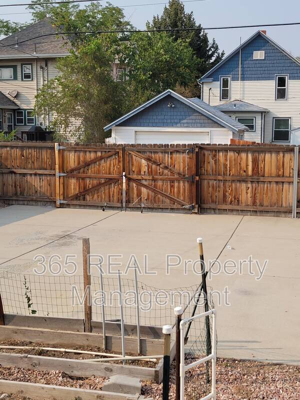 Building Photo - 1503 9th St