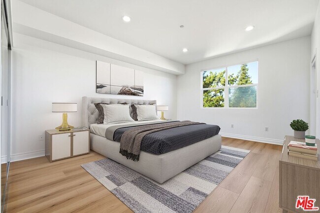 Building Photo - 4424 Whitsett Ave