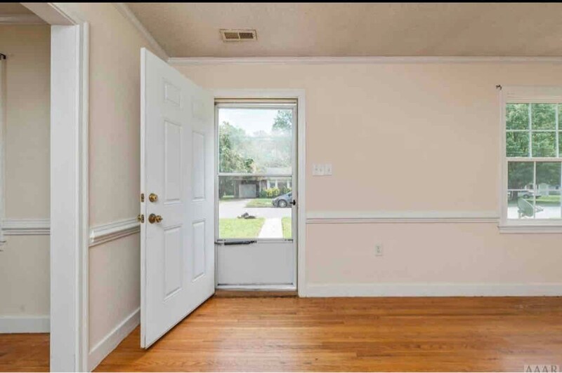 Building Photo - 1105 E Williams Cir
