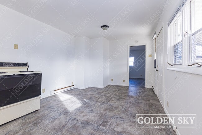 Building Photo - 1507 W 9th St