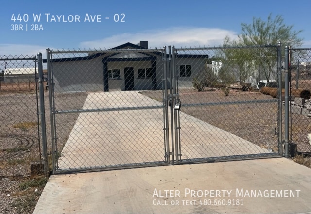 Primary Photo - 440 W Taylor Ave