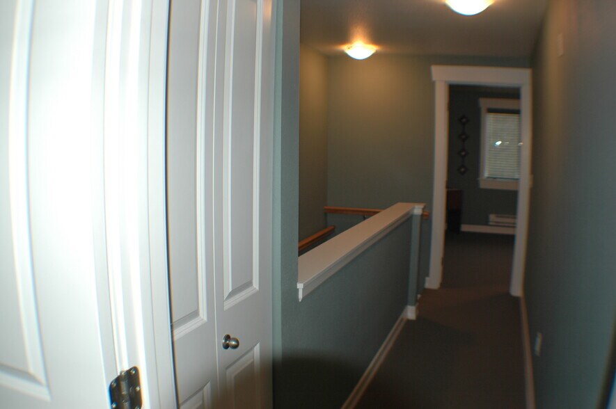 Building Photo - 2128 SW Holden St