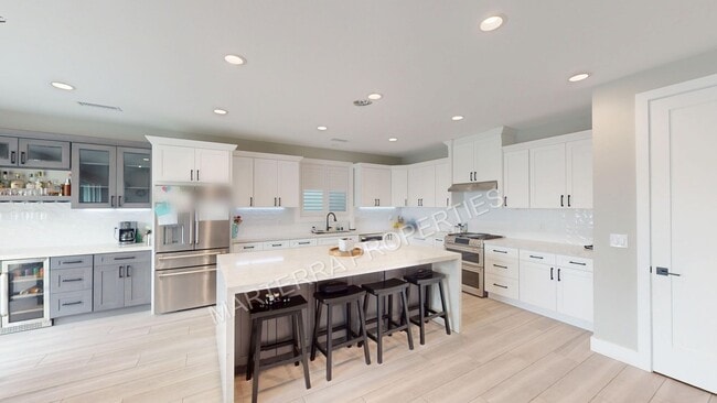 Building Photo - Beautiful 4-Bedroom, 2.5-Bath Home with Po...