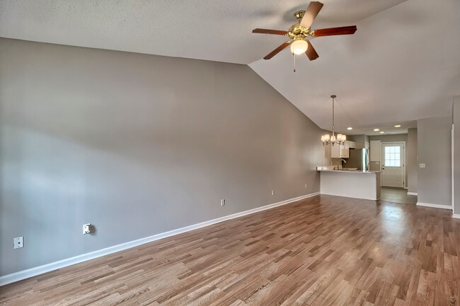 Building Photo - 2000 Water Oak Dr