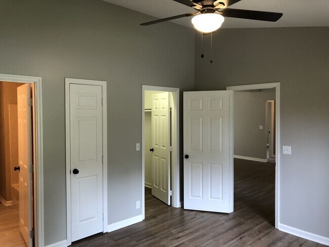 Building Photo - Charming 3BR Home with Spacious Yard in the Heart of Mount Juliet
