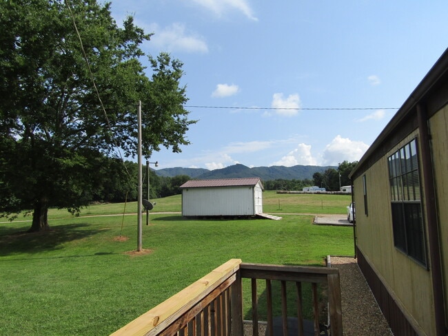 Building Photo - 916 Browns Ridge Rd