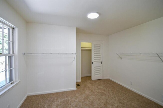 Building Photo - 17040 Birmingham Rd