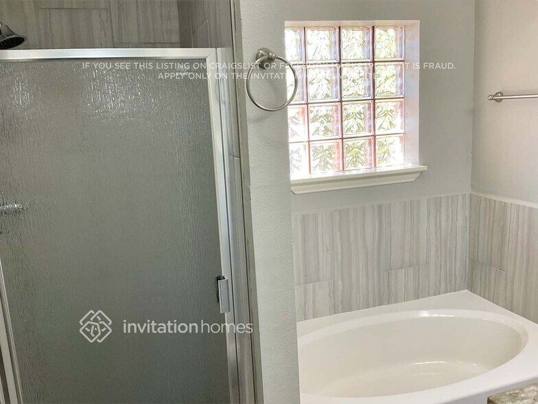 Building Photo - 6224 Vista Wood Dr